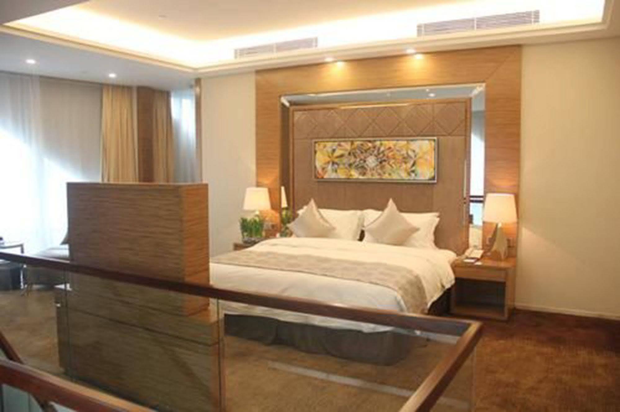 Shenzhen Baoan Plus Gems Cube Hotel Exterior foto